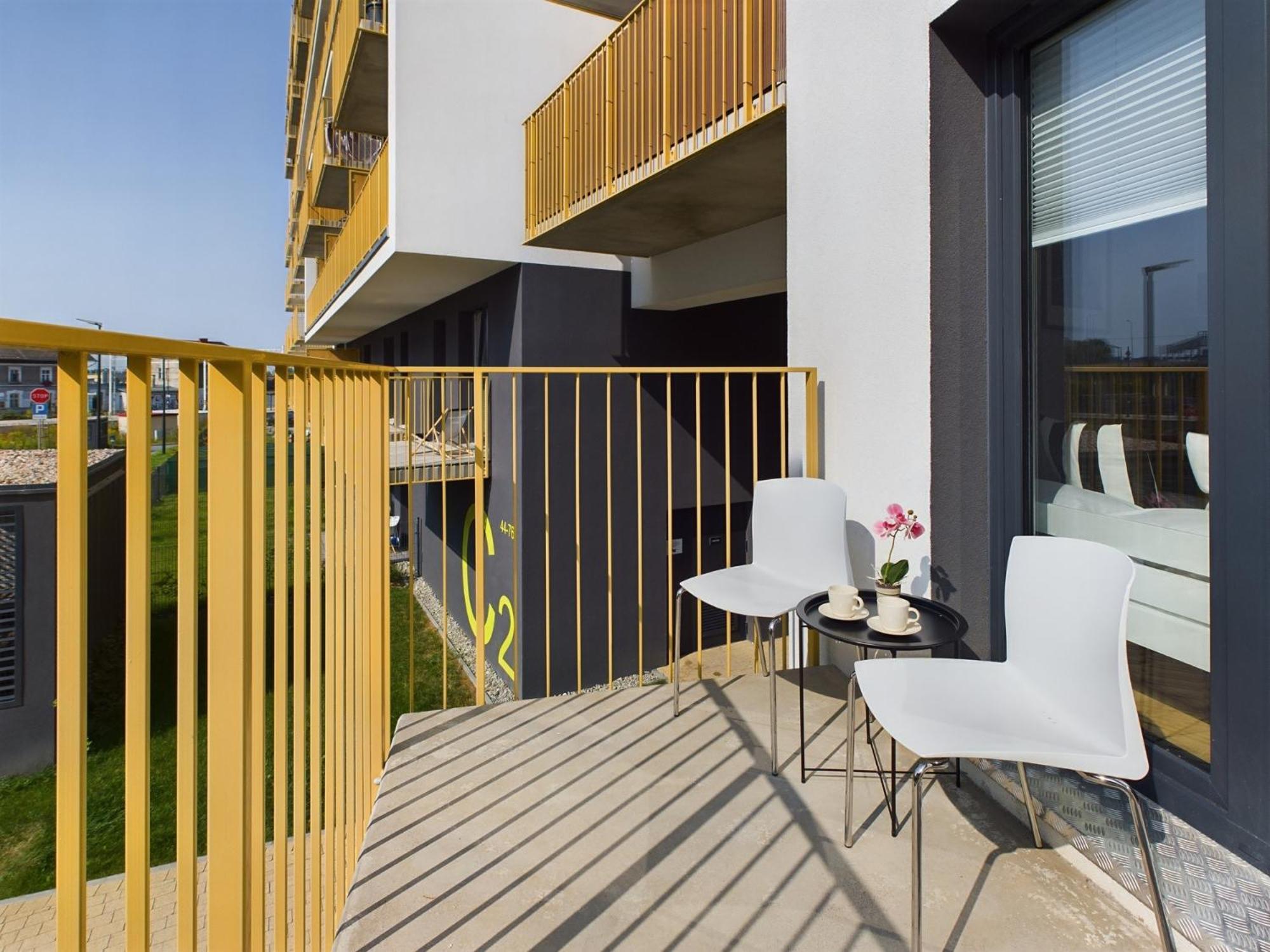 Exceptional With Parking By Renters Apartament
